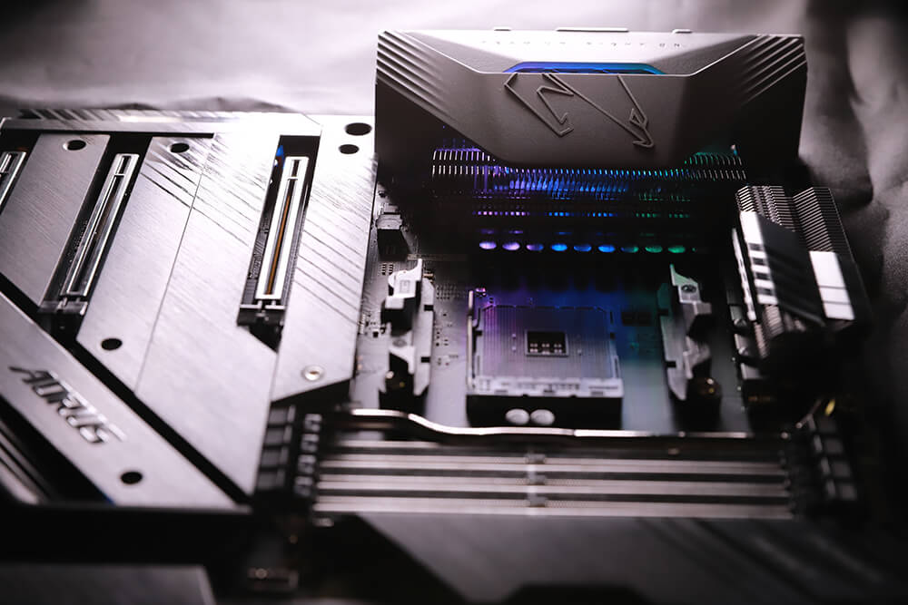 Dünyanın ilk 16 Fazlı Doğrudan Güç Tasarımı X570 AORUS XTREME