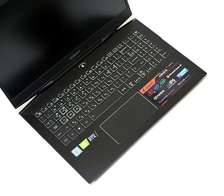 오늘 밤도 치킨이닭! 게이밍 노트북 기가바이트 AORUS 15X V9