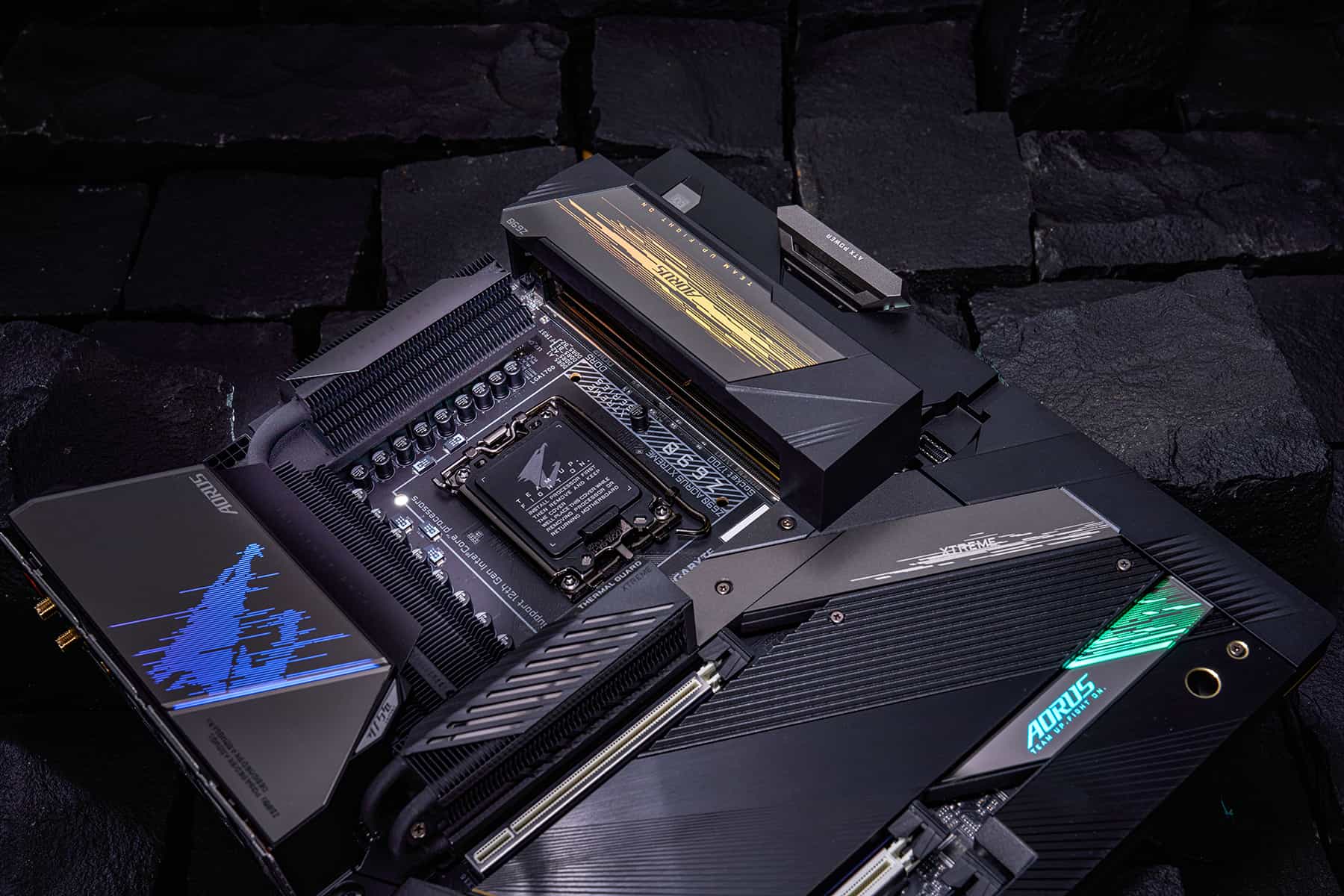 Thinking about upgrading to 12th-gen? AORUS Z690 may just be the right motherboard for you!