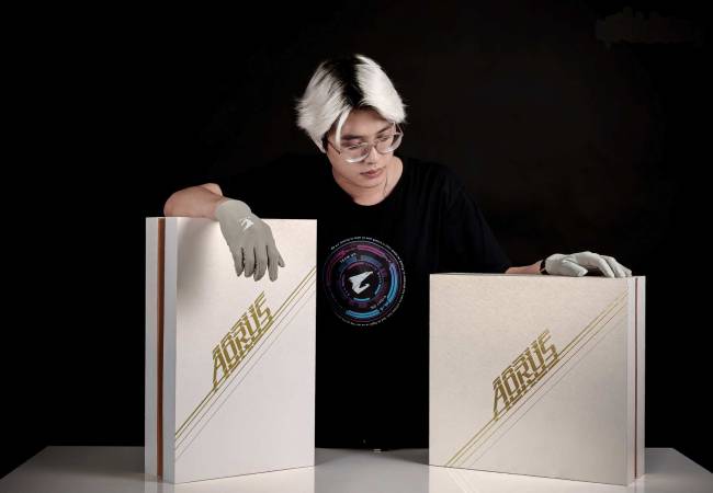 【Member Submission】Unboxing photos - GIGABYTE Z790 AORUS XTREME X ICE & RTX 4080 SUPER XTREME ICE